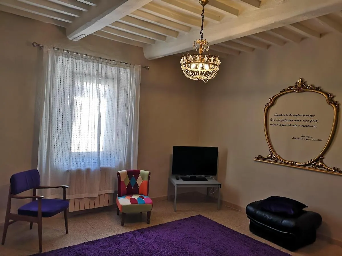 Palazzo Del Borgo Apartment Pistoia Italy