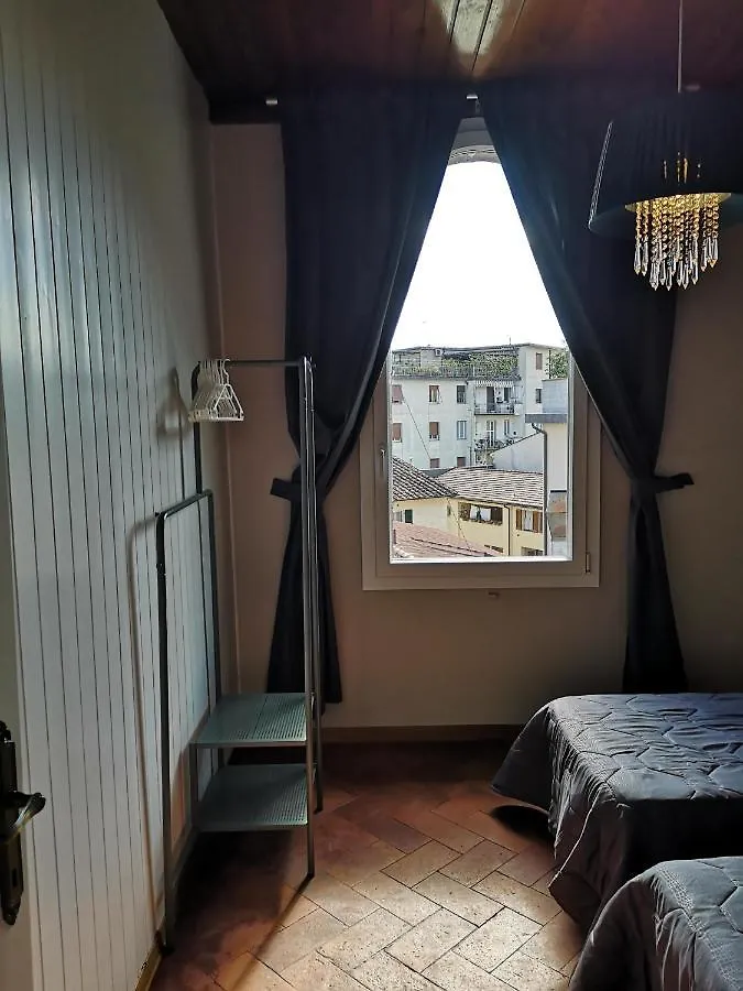 Palazzo Del Borgo Apartment Pistoia 0*,